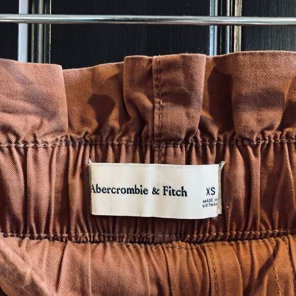 Abercrombie & Fitch Paper Bag Shorts Rust Brown | XS - Picture 3 of 8